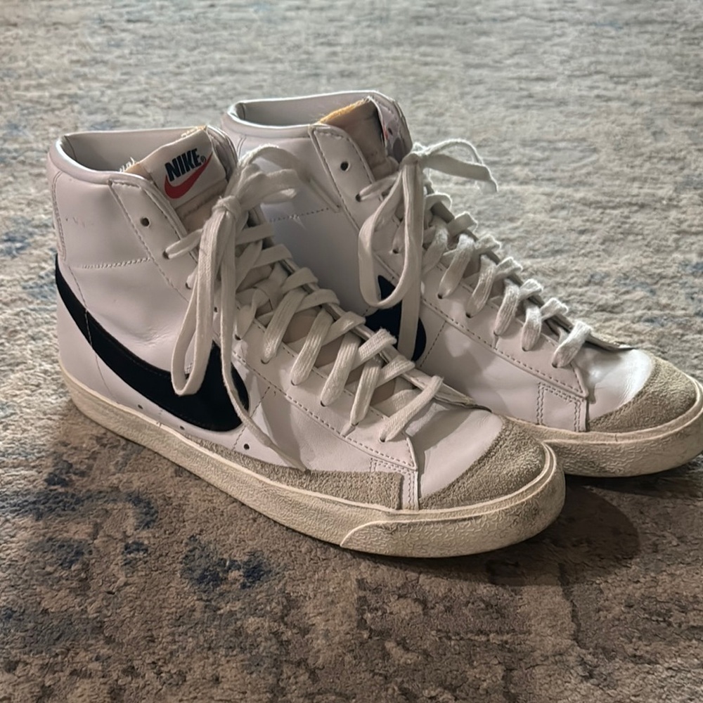 Nike Men's White and Black High-Top Sneakers, blazers